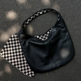 Кожаная минималистичная ретро вместительная и большая сумка подмышку на одно плечо, воловья кожа