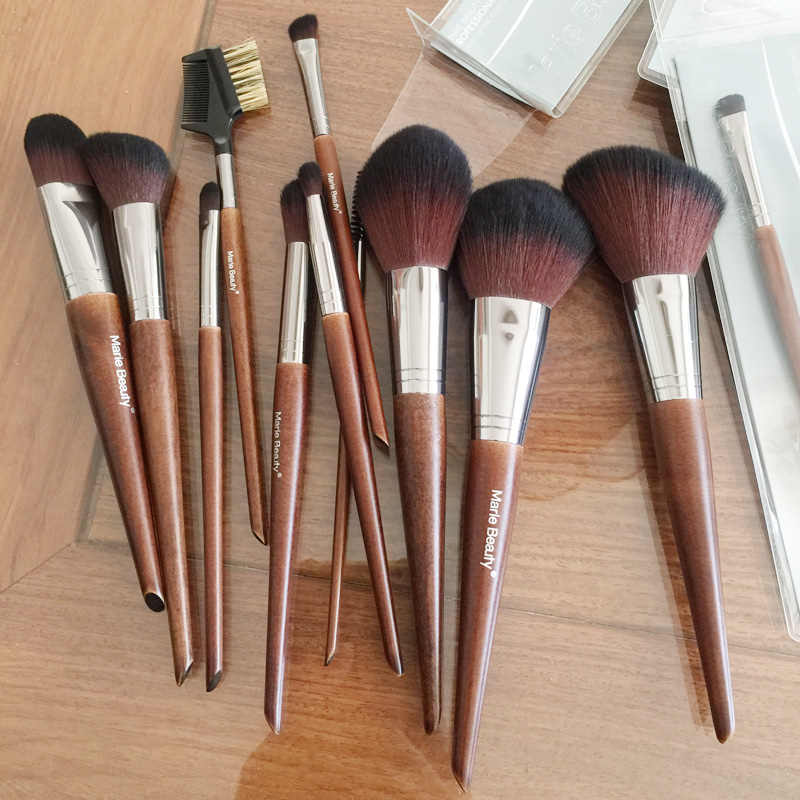 Mary Canon Powder Brushed Makeup Brush Beveled With high light scattering powder brushed large eyebrow blush red eye shadow brush a dress