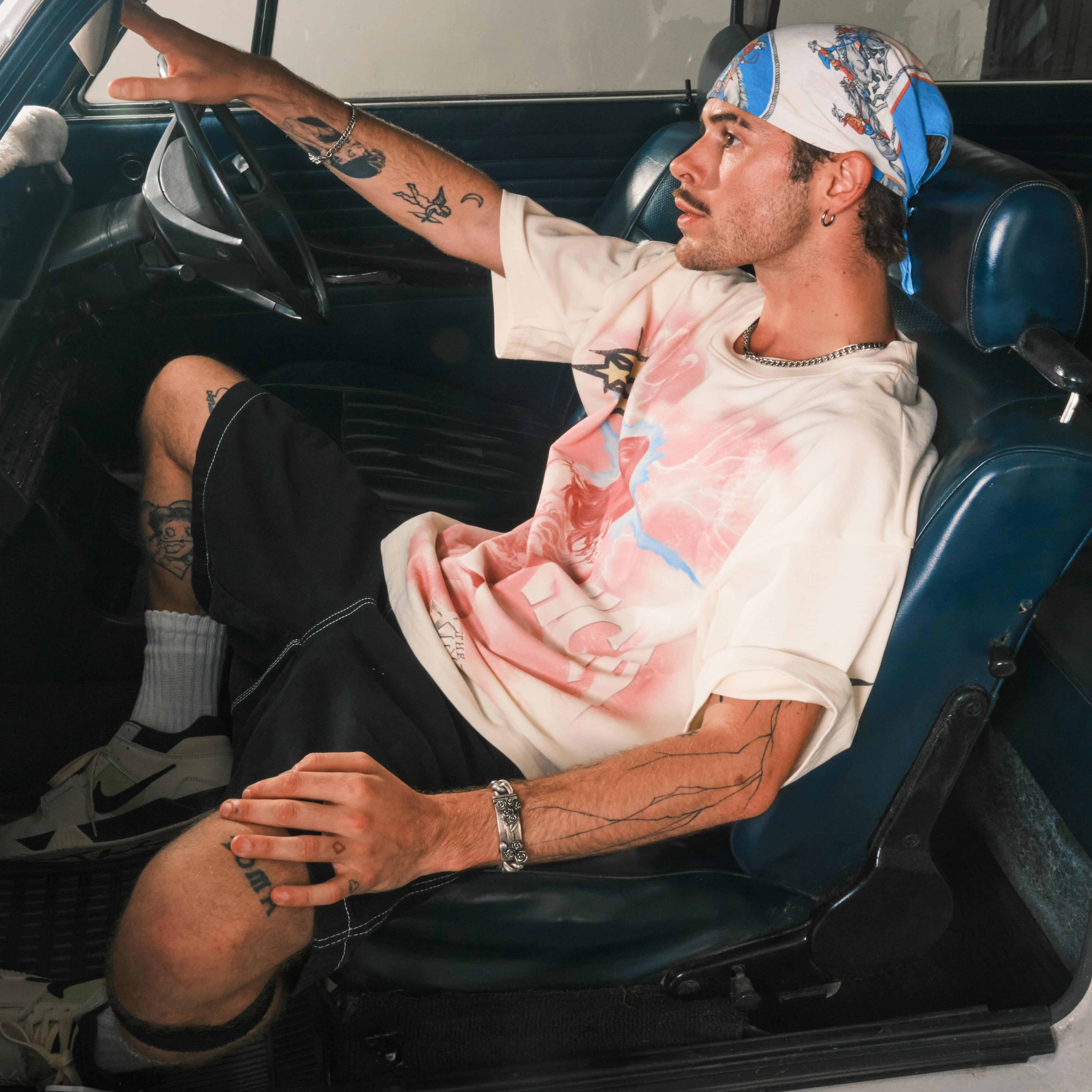 Item thumbnail 4