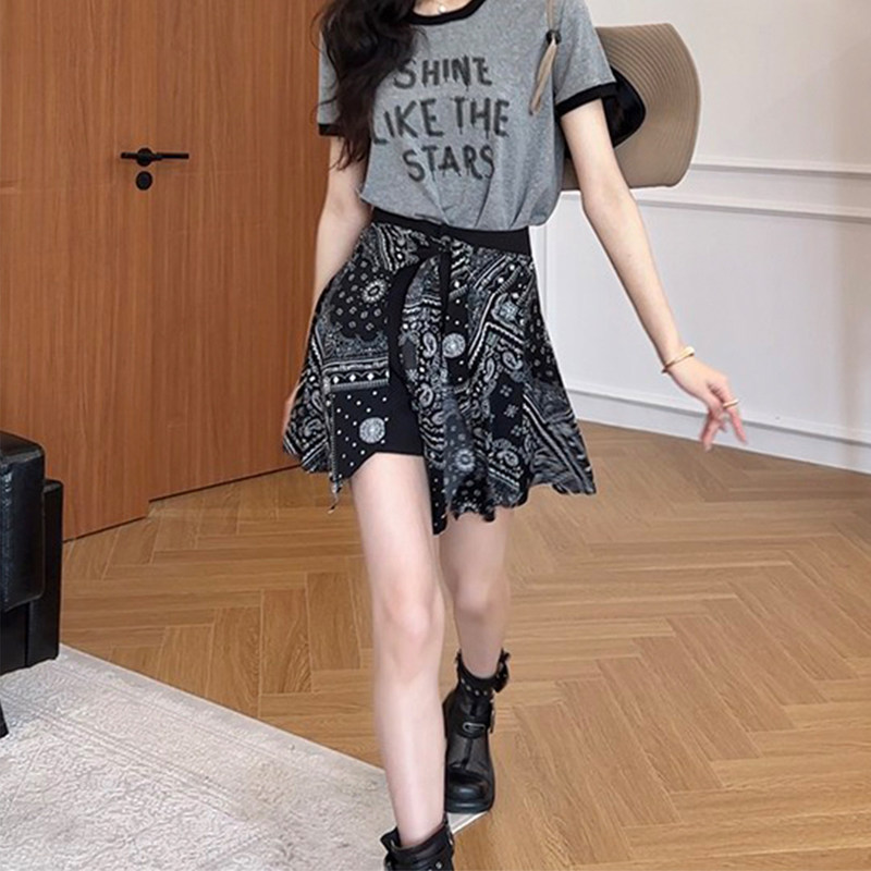 Fake Two-Piece Skirt Pants, Plus Size, Summer Thin Shorts, Culottes, Slimming for Plus-Size Women, Loose and Versatile, Trendy This Year Fake Two-Piece Skirt Pants, Plus Size, Summer Thin Shorts, Culottes, Slimming for Plus-Size Women, Loose and Versatile, Trendy This Year