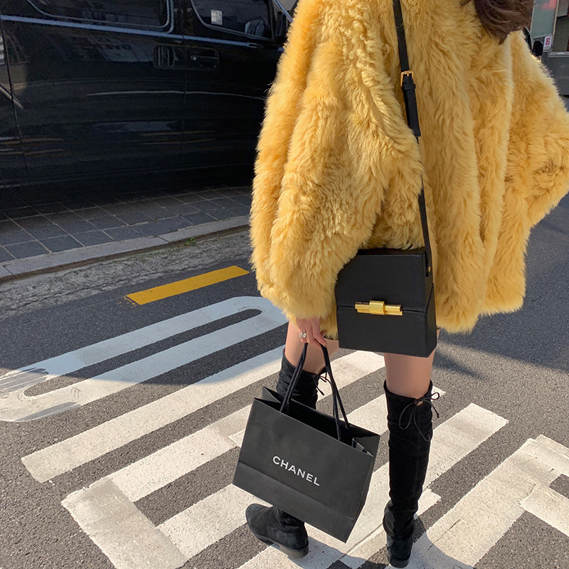 CC fur suit collar design female new imported Tuscan fur coat