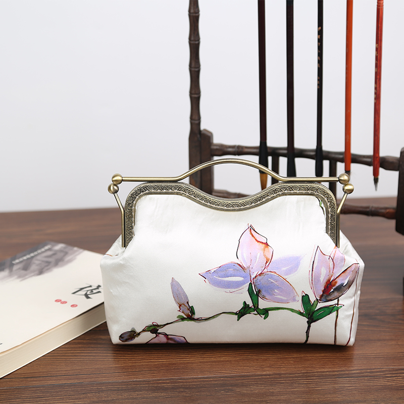 Bag with cheongsam women's bag new 2022 net red same handbag female temperament goddess Republic of China style handbag