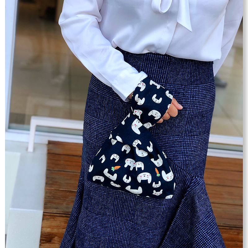 Japanese-style and wind walking mobile phone bag female wrist handbag portable retro key coin purse cotton and linen large capacity