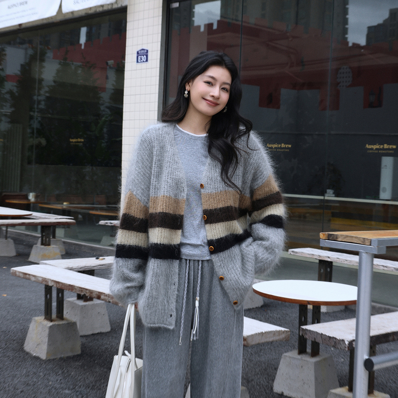 Me Neon Sweater Jacket 2026 Autumn/Winter Imported Mohair Sheep Wool Loose Versatile Brushed Knit Cardigan Me Neon Sweater Jacket 2026 Autumn/Winter Imported Mohair Sheep Wool Loose Versatile Brushed Knit Cardigan