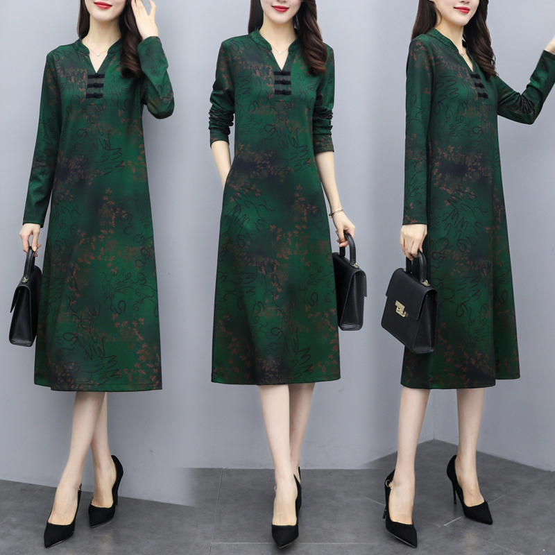 Modernized Cheongsam Dress for Mothers, 2026 Spring and Autumn, Plus Size, Slimming, Long-Sleeved Dress, Elegant Winter Base Dress