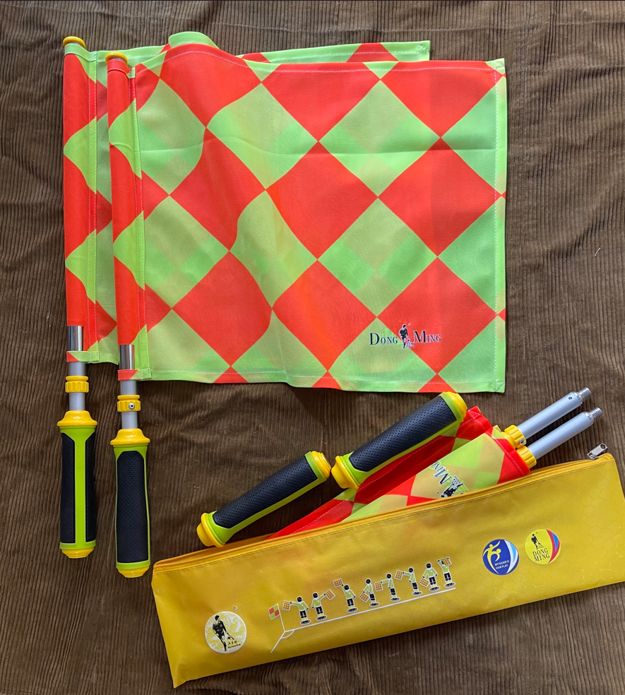 Upgraded version of Guangzhou Dongming handle detachable hardcover referee hand flag patrol flag assistant referee hand flag