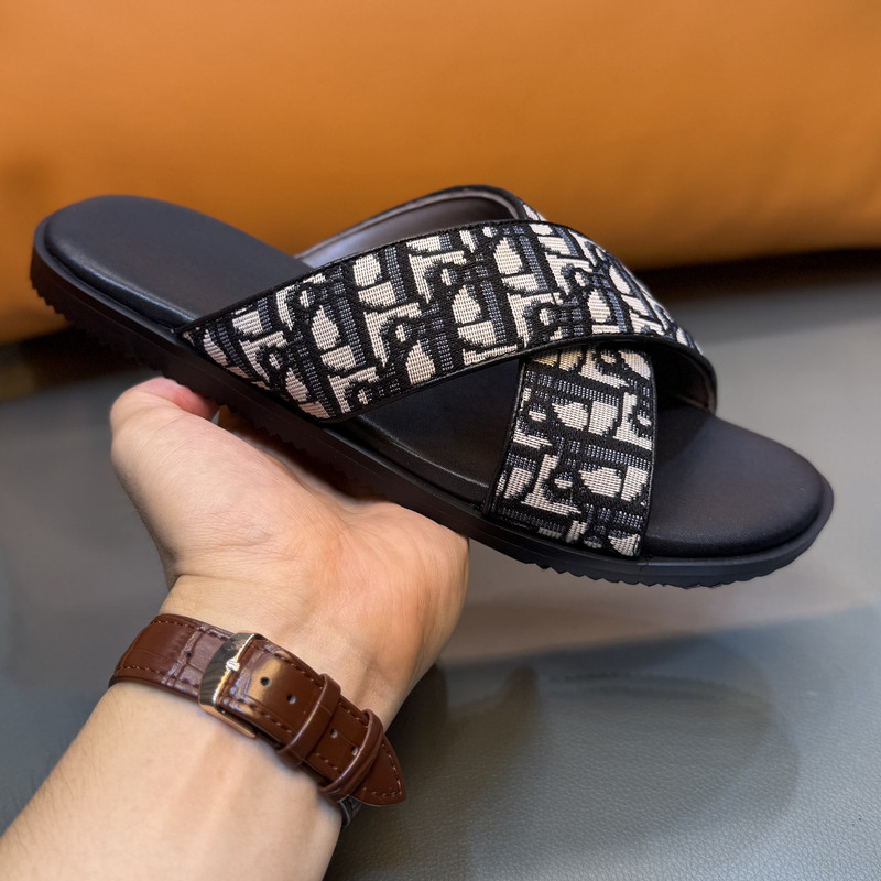 European Men's Shoes 2026 Summer New Breathable Canvas Slippers Men's Slip-On Trendy Cross-Strap Flat Sandals European Men's Shoes 2026 Summer New Breathable Canvas Slippers Men's Slip-On Trendy Cross-Strap Flat Sandals