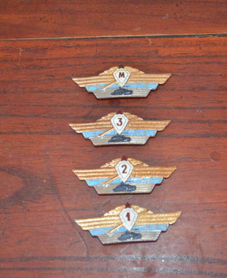 Former Soviet Armed Forces Jun Guan Skill Grade Metal Card Metal Chest Chapter 123