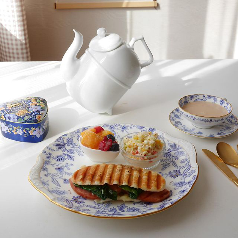 Spot Japan's Noritake Zewu blue Eden bone china plate snack plate tray blue and white more yarn