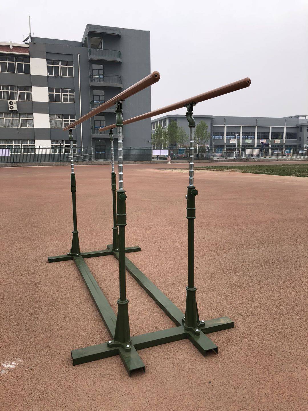 单杠尼龙单双杠户外双杠室外公园小区 铸铁单双杠铸铁家用部队军-阿里巴巴