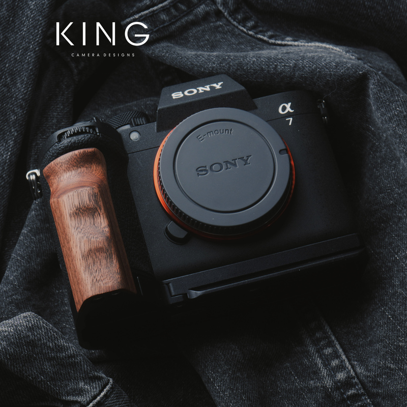 【Strong Hand Feel】A7M5 Camera Wooden Grip Aluminum Alloy Base A7V Detachable Pan-Tilt Quick Release Grip
