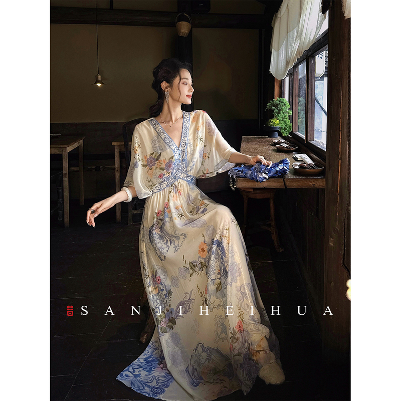 Sanzhi Heihua (Black Flower) 「10% off ! June 14Th」【Flowers Fall by Themselves】Positioned Rhinestone Digital Print Gold Chinese Style Dress