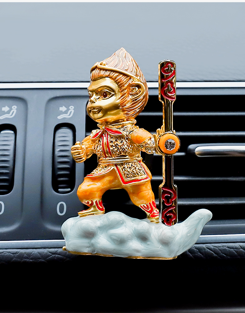 Nước hoa xe hơi Qiti Dasheng Guan Gong điều hòa cửa ra quạt quay xe trang trí nội thất Sun Wukong đồ trang trí - Trang trí nội thất phòng khách nhà cấp 4