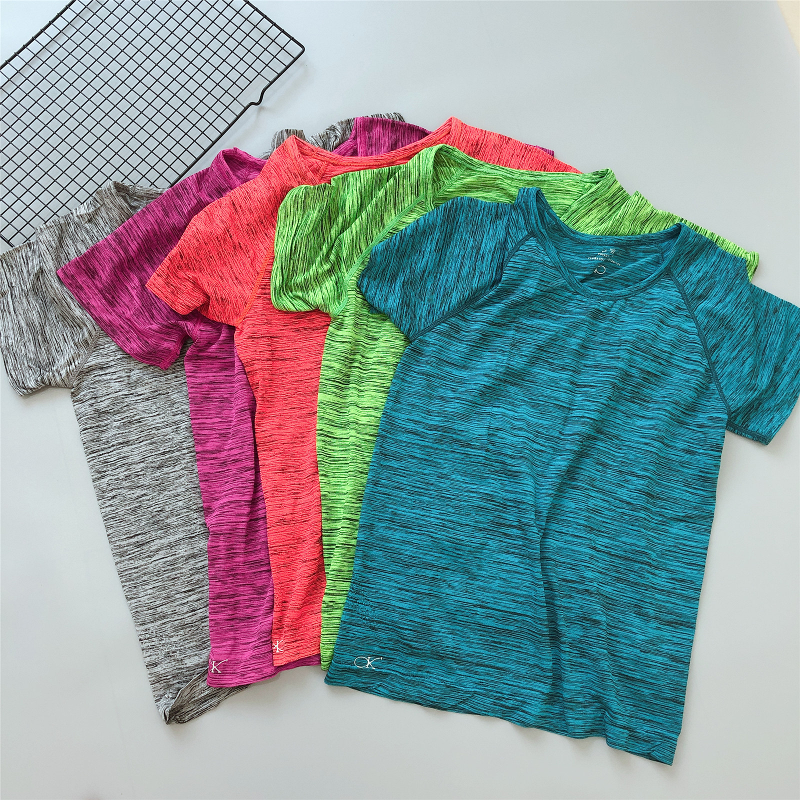 Classic women's quick-drying T-shirt round neck loose sports short-sleeved fitness yoga clothes outdoor running jumping top