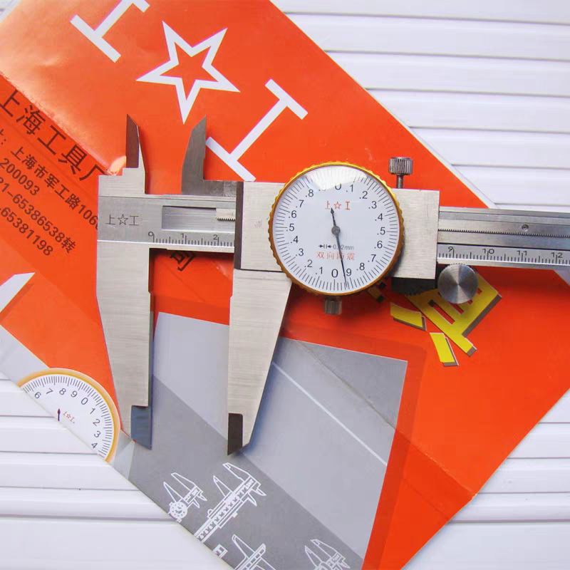 上工带表卡尺解析:高精度油标代表游标卡尺的技术特点与应用