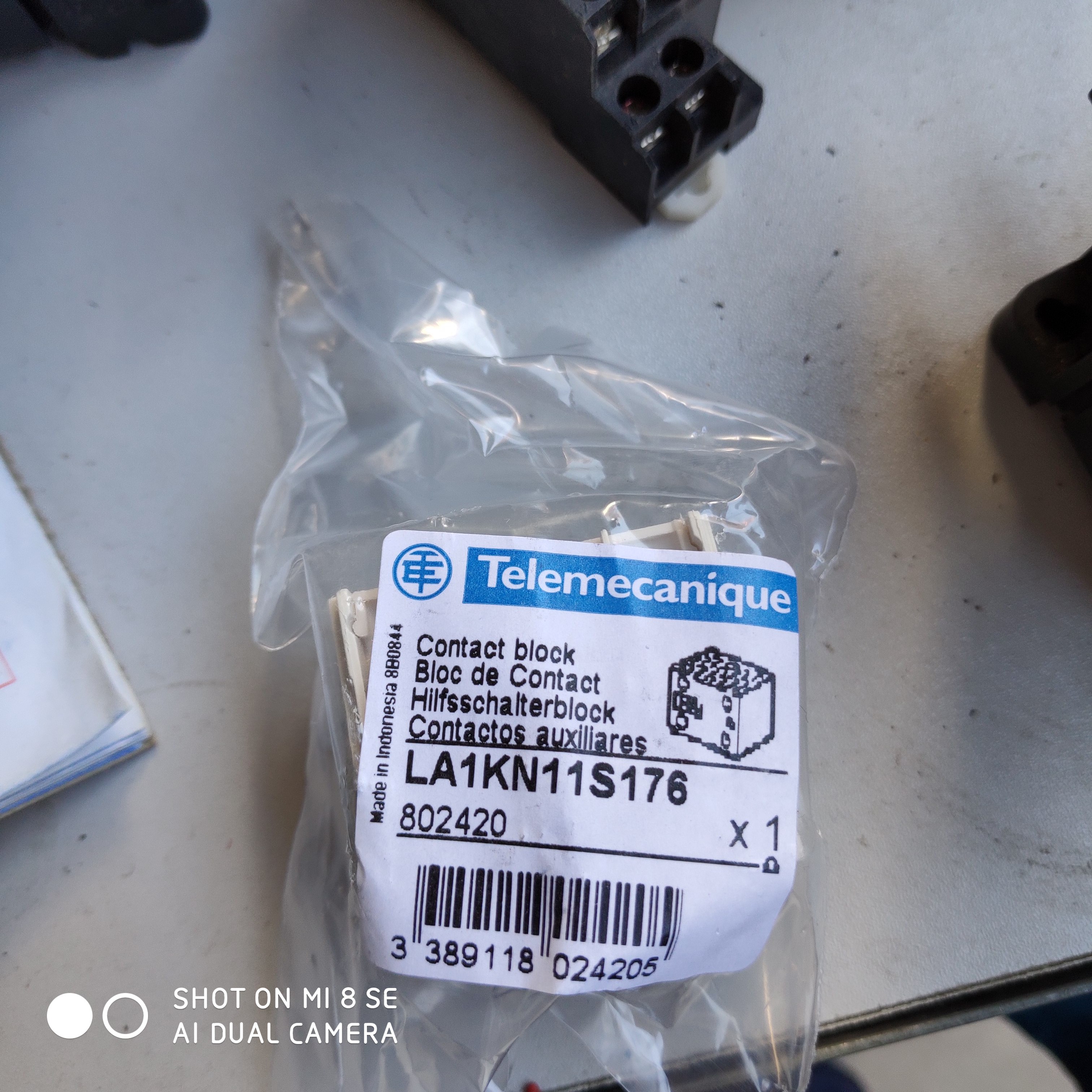 Original Schneider (Indonesia) contactor top installation auxiliary contact point LA1KN11S176 1 open 1 closed