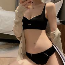 Comfortable and breathless underwear female aggregated adjustment type thin breast with a small breast and a pedestrian bra suit