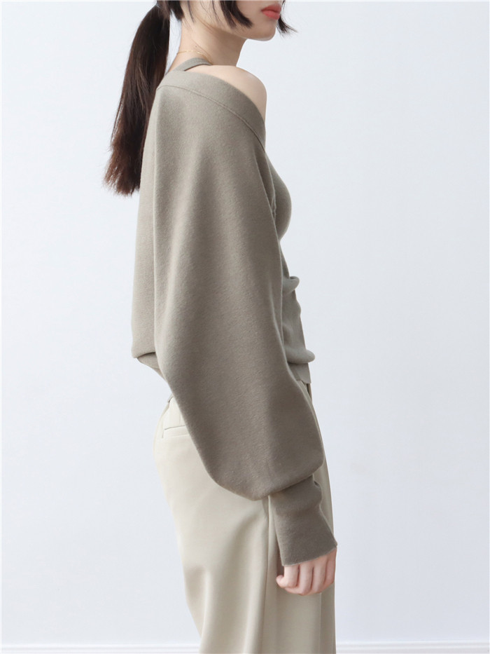 The new 2022 autumn collection of woolen knitted cardigan for women features a loose-fitting shawl with a laid-back style. It is a one-piece solid-color outerwear with a small coat pic 12