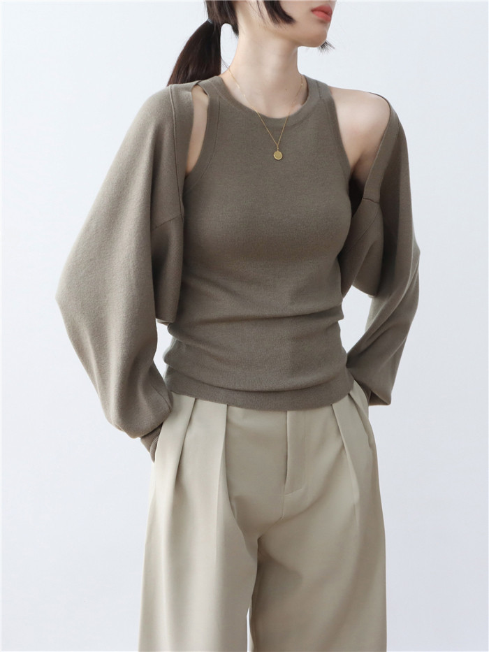 The new 2022 autumn collection of woolen knitted cardigan for women features a loose-fitting shawl with a laid-back style. It is a one-piece solid-color outerwear with a small coat pic 8