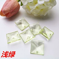 Светло -зеленый (около 210 штук на кожу)