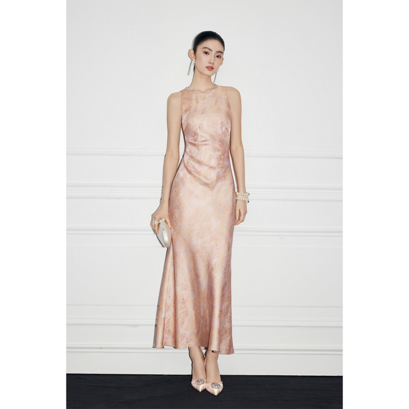 Mandyzhang French-Style Pink Jacquard Dress with Gold Embellishments for Women, Spring and Summer, Light Luxury, Elegant, Diamond-Embellished Long Dress