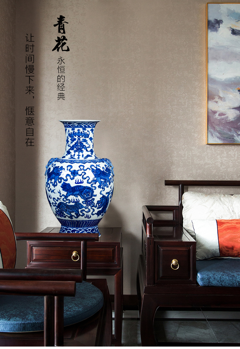 Jingdezhen ceramics glaze color hand - made the ears of the blue and white porcelain vase under the classical Chinese style household act the role ofing is tasted furnishing articles in the living room