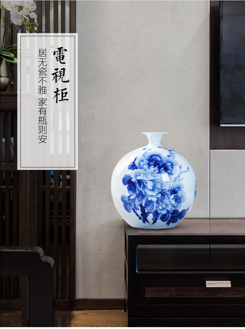 China jingdezhen blue and white porcelain hand - made ceramic Chinese vase pomegranate bottles of the sitting room TV cabinet decoration