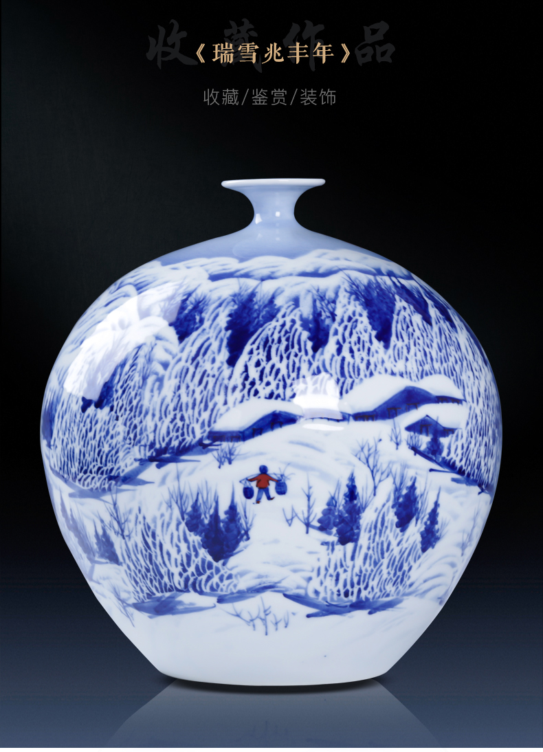 Jingdezhen ceramics manual hand - made snow bumper harvest of blue and white porcelain vase pomegranate bottles of sitting room adornment is placed