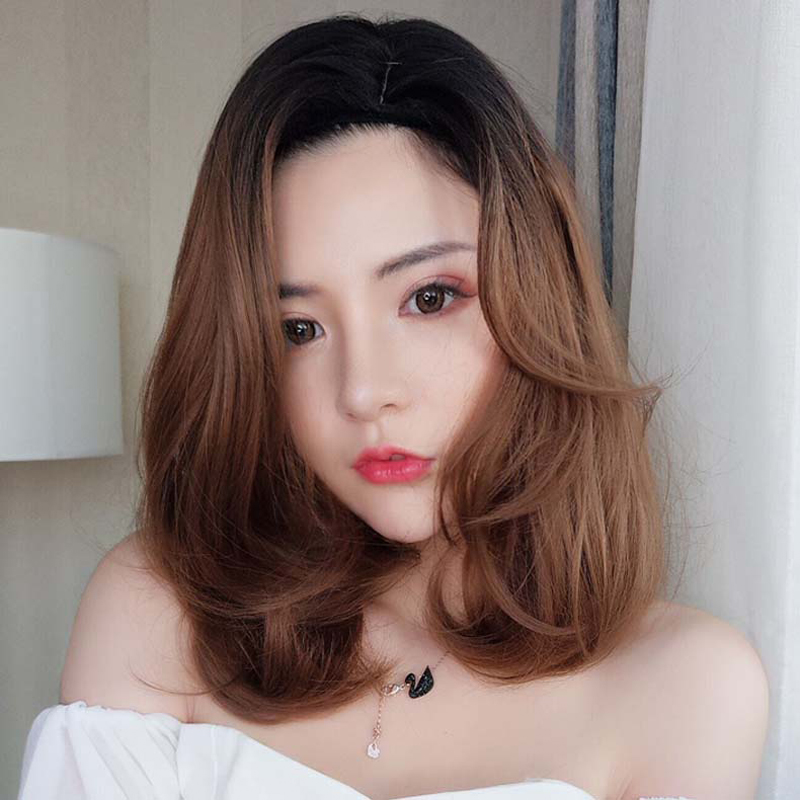 Wig women's short hair shoulder-length clavicle hair short curly hair net red wig set side pear flower head Medium long hair repair face fluffy