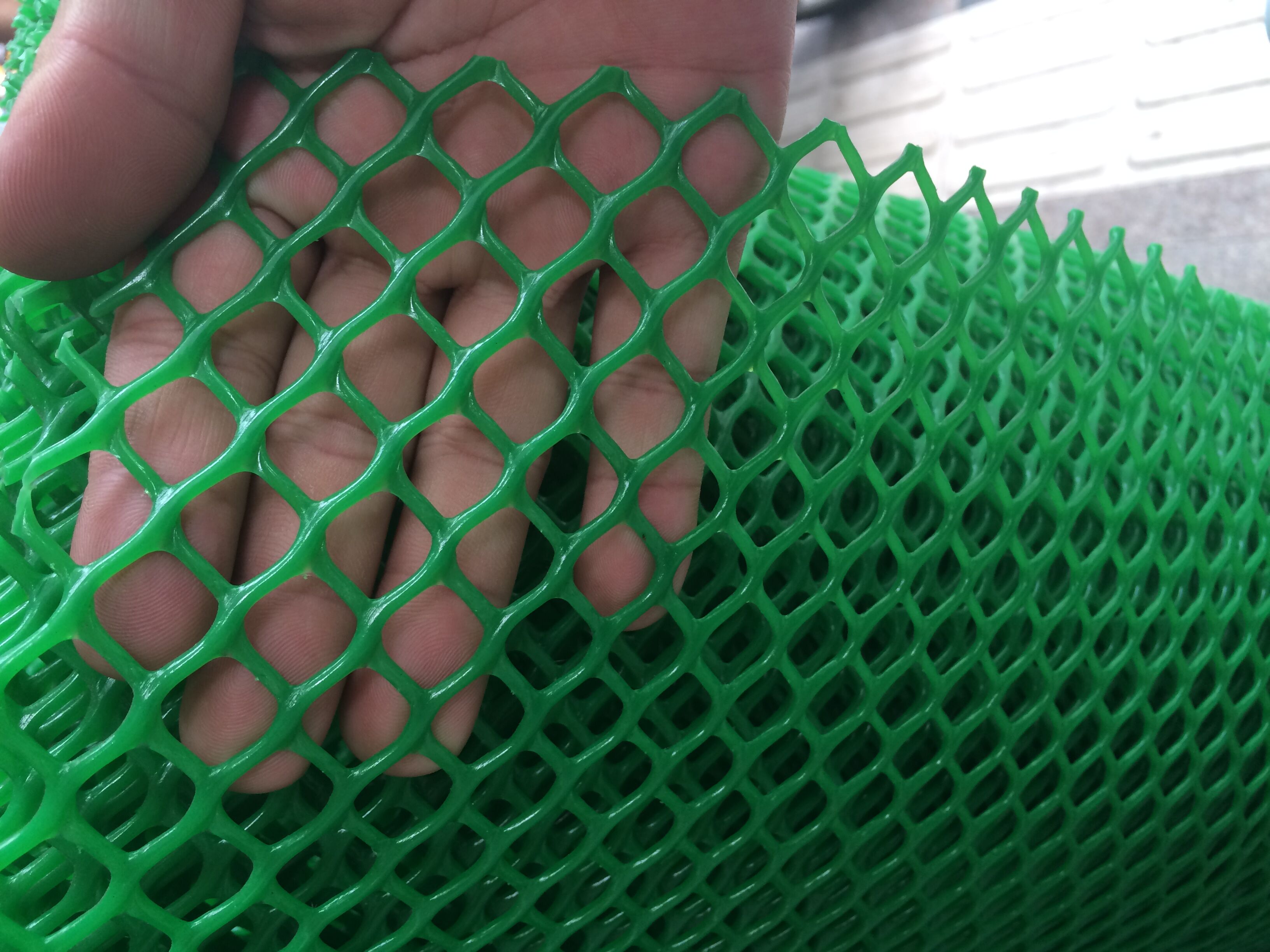 1 2 m High green thickened plastic mesh plastic mesh Chicken Duck Network Fence netting Netting Balcony Protection