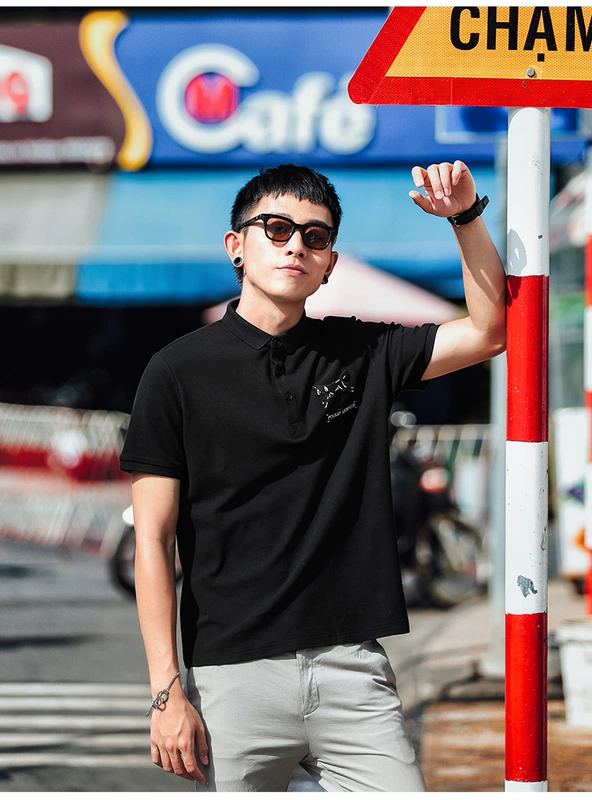 Vải Huyền thoại Mùa hè Động vật Thêu Ve áo Slim Polo Áo thun nam ngắn tay Áo sơ mi Thanh niên