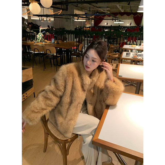 (Wu laughs) Sunrise Venus, fashionable, white and versatile, warm, small stand-up collar, eco-friendly fur jacket