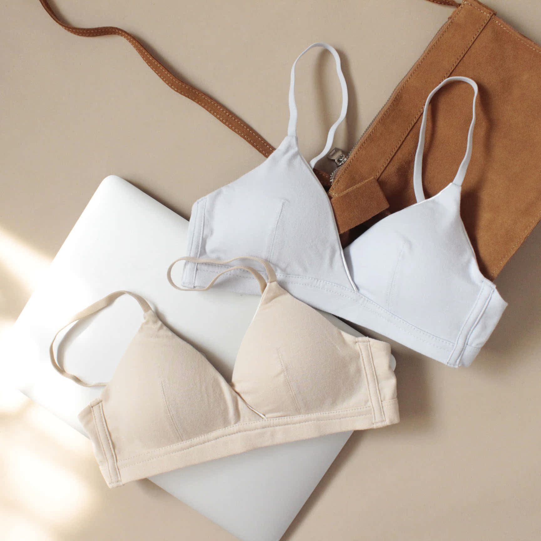 Đồ lót cô gái cotton nhẹ retro mềm mại và thoải mái siêu mỏng với miếng đệm ngực cúp ngực nhỏ ngực không có vòng ngực bằng thép áo lót cho trẻ dậy thì
