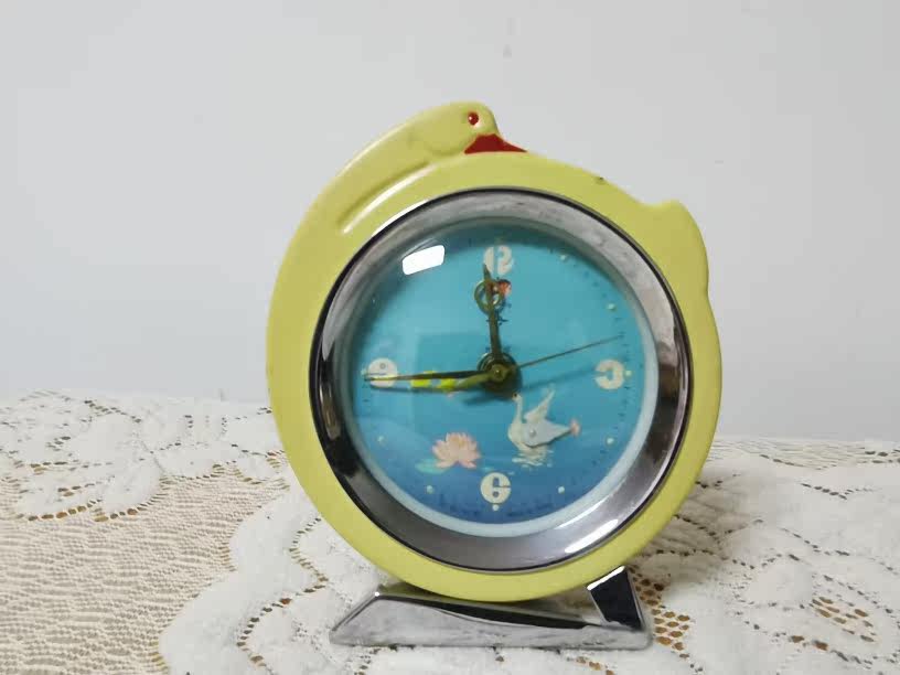 Nostalgia-related diamond pigeon wiring with the Arctic Alarm Clock Wings of the North Star