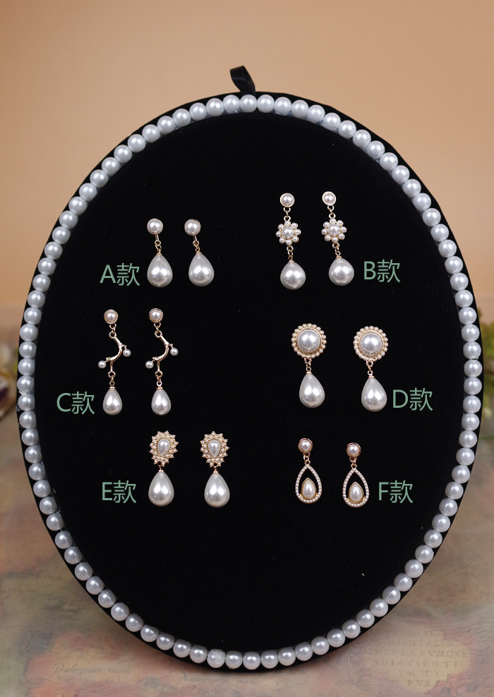 * Teenage girl with pearl earrings * Classical Lolita retro Baroque drop pearl ear clip 6 paragraphs