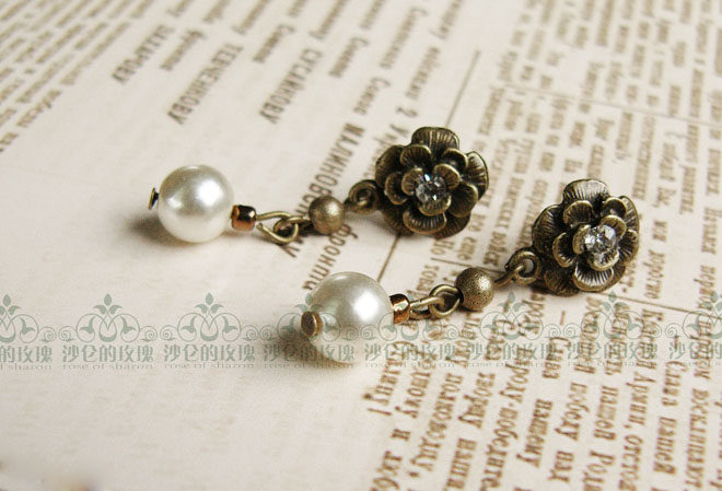 Original literature and art fresh * flower の language * retro copper pearl earrings earrings - black and white two-color - 68