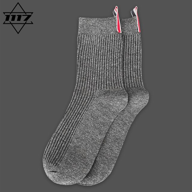 ກ່ອງຂອງຂວັນລຸ້ນ TB socks men's stockings mid-calf socks women's stockings jk pure cotton sports socks pile socks calf socks spring and summer