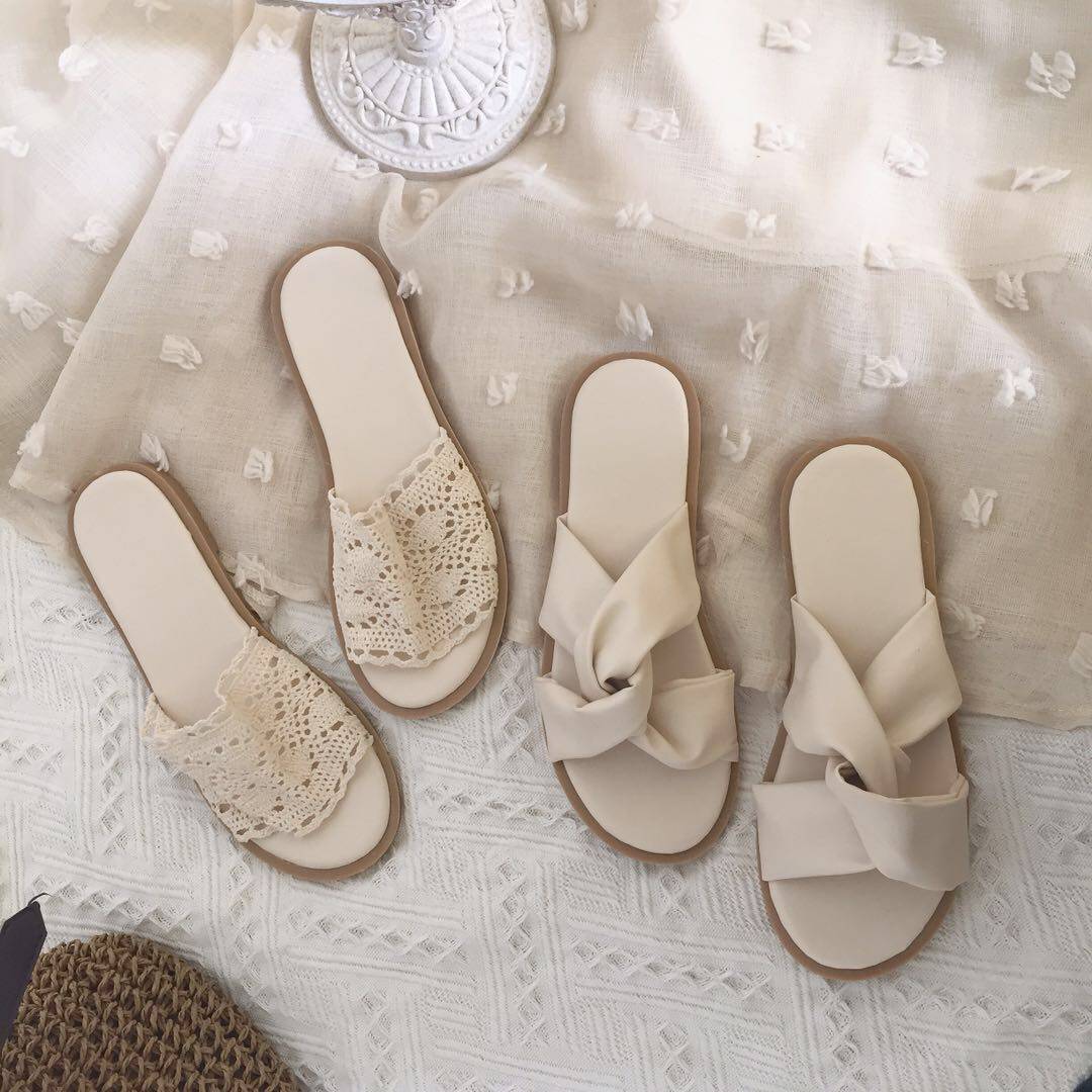Korean Temperament Chic 100 Hitch Hollowed-out Lace Cross-Toe Cool Slippers Fashion Flat Bottom Women's Summer Ensemble Small Slippers