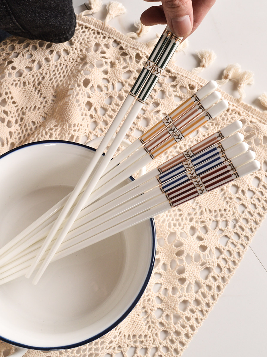 Japanese ceramic chopsticks Household non-slip mildew anti-bacterial high temperature one person one chopsticks Sanitary high-grade light luxury bone china chopsticks