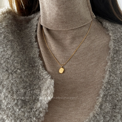 Новое горячее стильное двустороннее ожерелье из титановой стали 2025 года для женщин, легкий роскошный свитер, невыцветающая, универсальная цепочка на ключицу и шею 𫔀