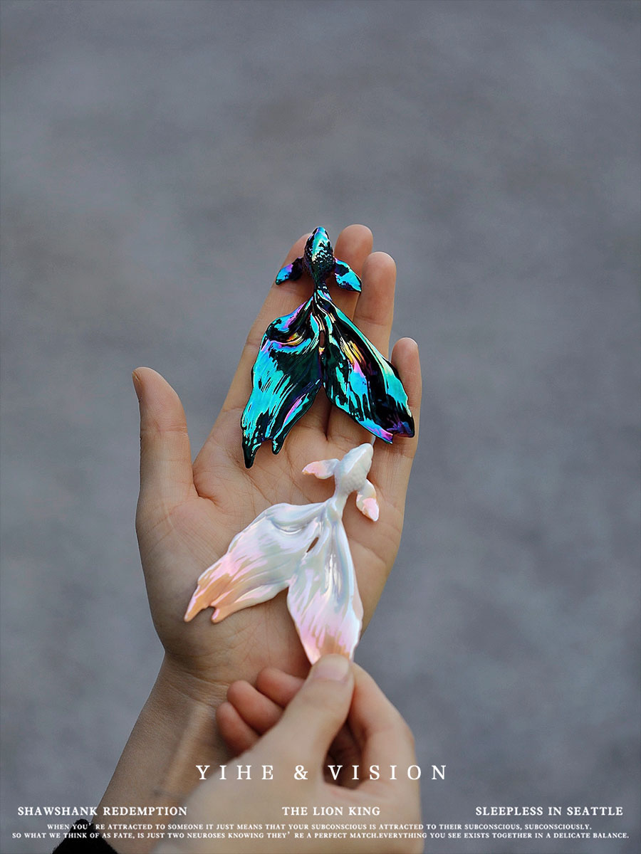 YIHE original design Douyu winter unique niche exquisite colorful ceramic couple coat brooch
