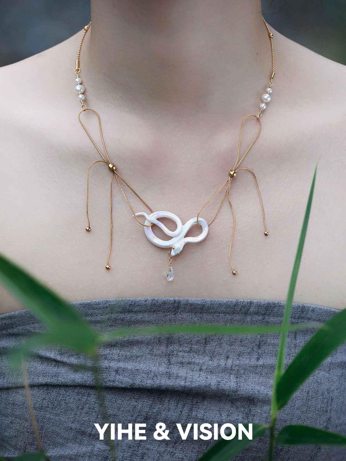 YIHE original design floating white snake Jingdezhen new Chinese style white snake colorful light ceramic necklace