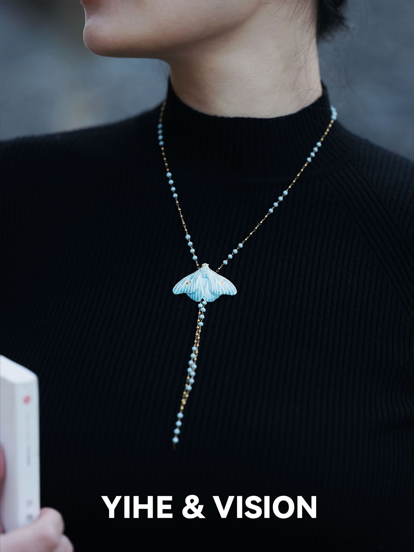 YIHE Yihe original design Ember Frost Moth, a good match for the literary niche, blue ceramic necklace, sweater chain