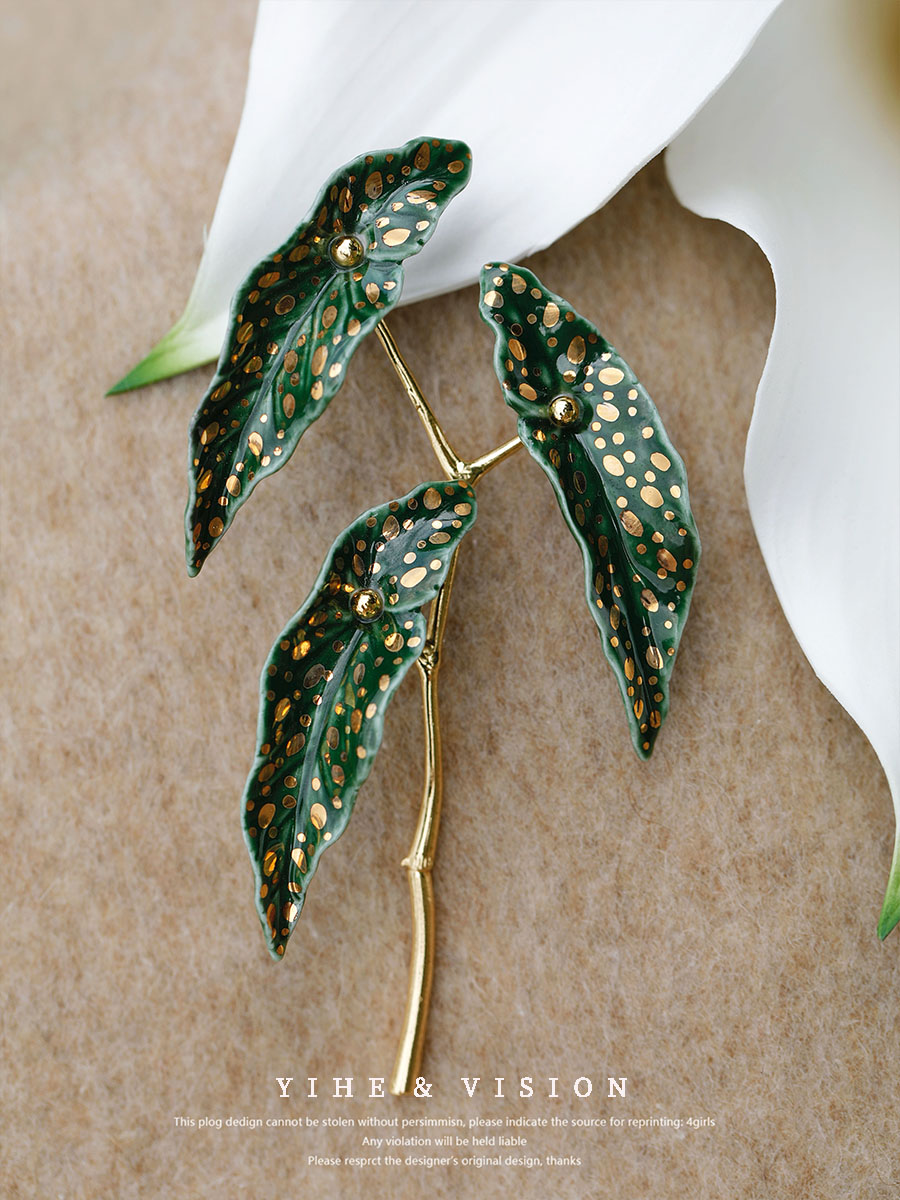 YIHE original design Qiu Begonia new niche temperament versatile autumn and winter plant ceramic coat brooch