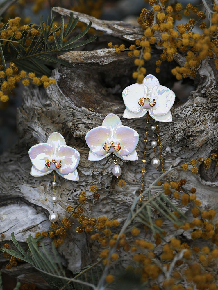 YIHE Yihe original design Phalaenopsis new three-dimensional colorful pearl long and short ceramic stud earrings