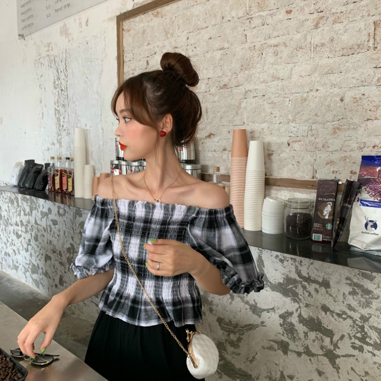 VK旗艦店 韓系時尚黑白格紋一字領短袖上衣