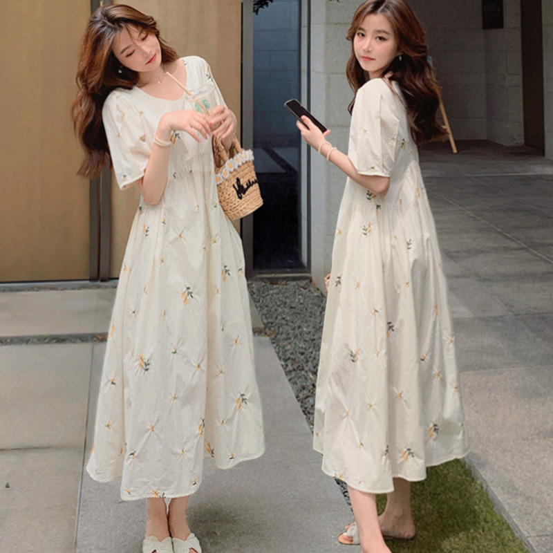 2026 Summer Plus Size Women's Clothing Fat mm French Style Loose Slimming Belly Covering Embroidered Floral Vacation Cotton Dress Spring