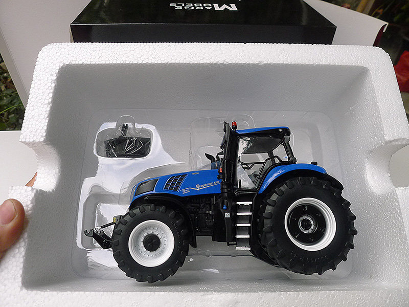 1/32 New Holland T8.435 Blue Tractor Model RARE | eBay