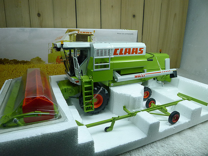 Claas Dominator 88 Maxi Claas Combine Harvester Agricultural Vehicle Model France Rep 1:32 Claas Dominator 88 Maxi Claas Combine Harvester Agricultural Vehicle Model France Rep 1:32