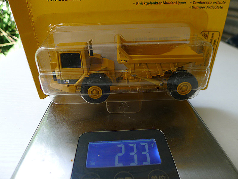 Модель машины cat d25d articulated truck卡特合金矿山车模型 norscot 1:64
